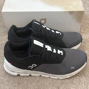 On- M Cloudrunner Wide- Eclipse/ Black- 11.5